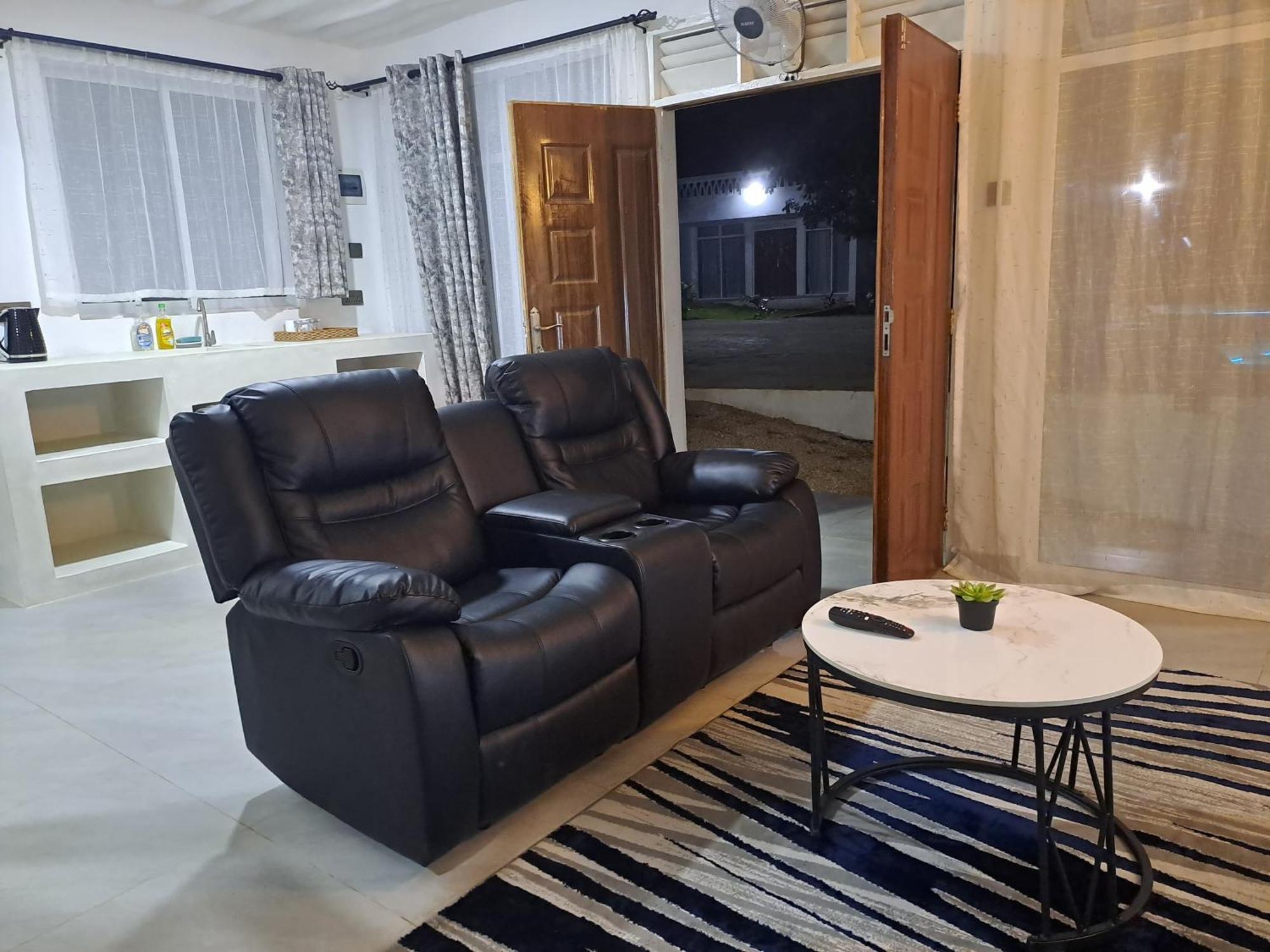 Cave Diani Holiday Apartments 迪亚尼海滩 外观 照片